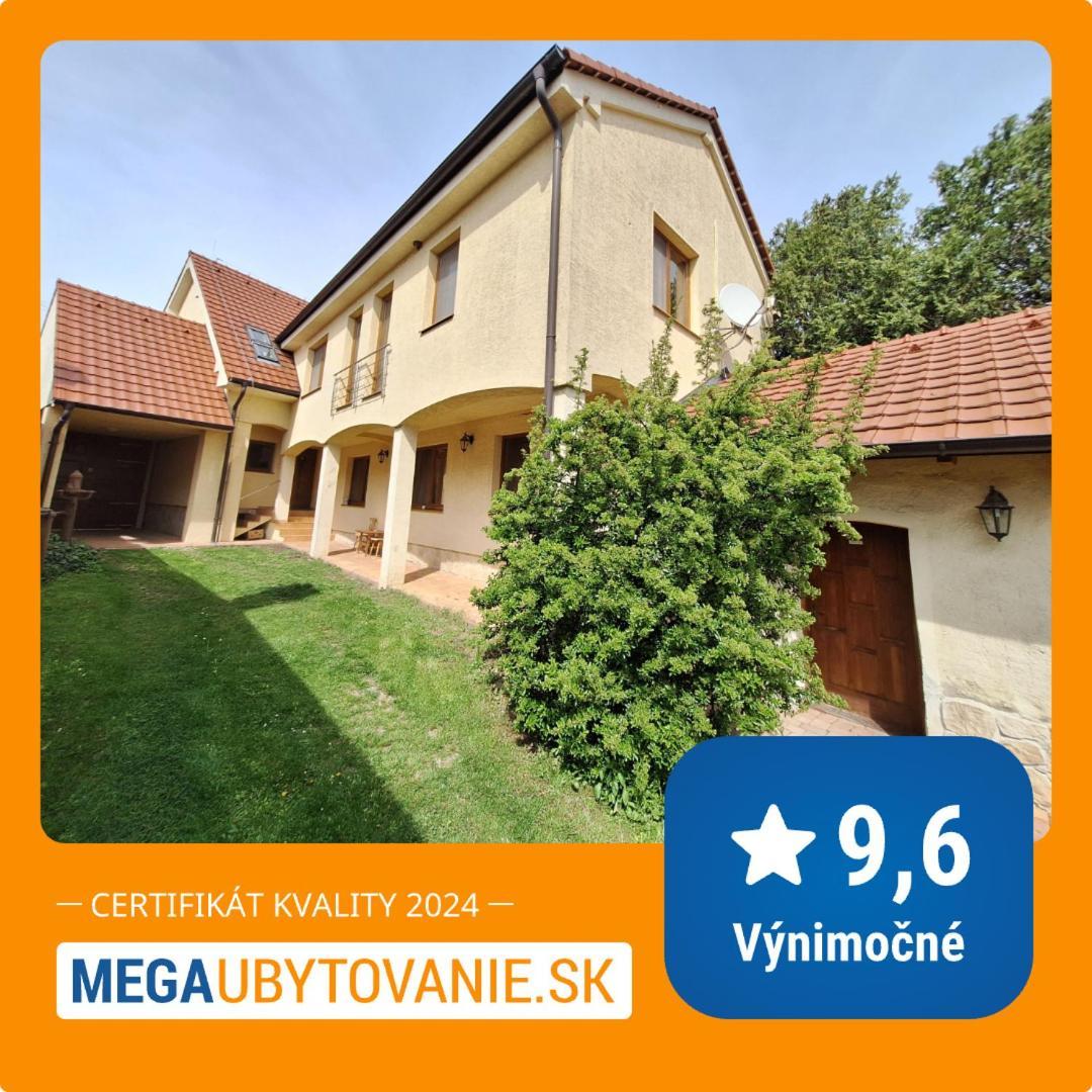Penzion Villa Agnes Smolenice Luaran gambar